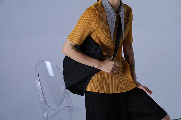  LANMREM 2020 Fashion New Pleated Shirt Women Hit Color Collar Short Sleeve Fold Blouse Famale High 