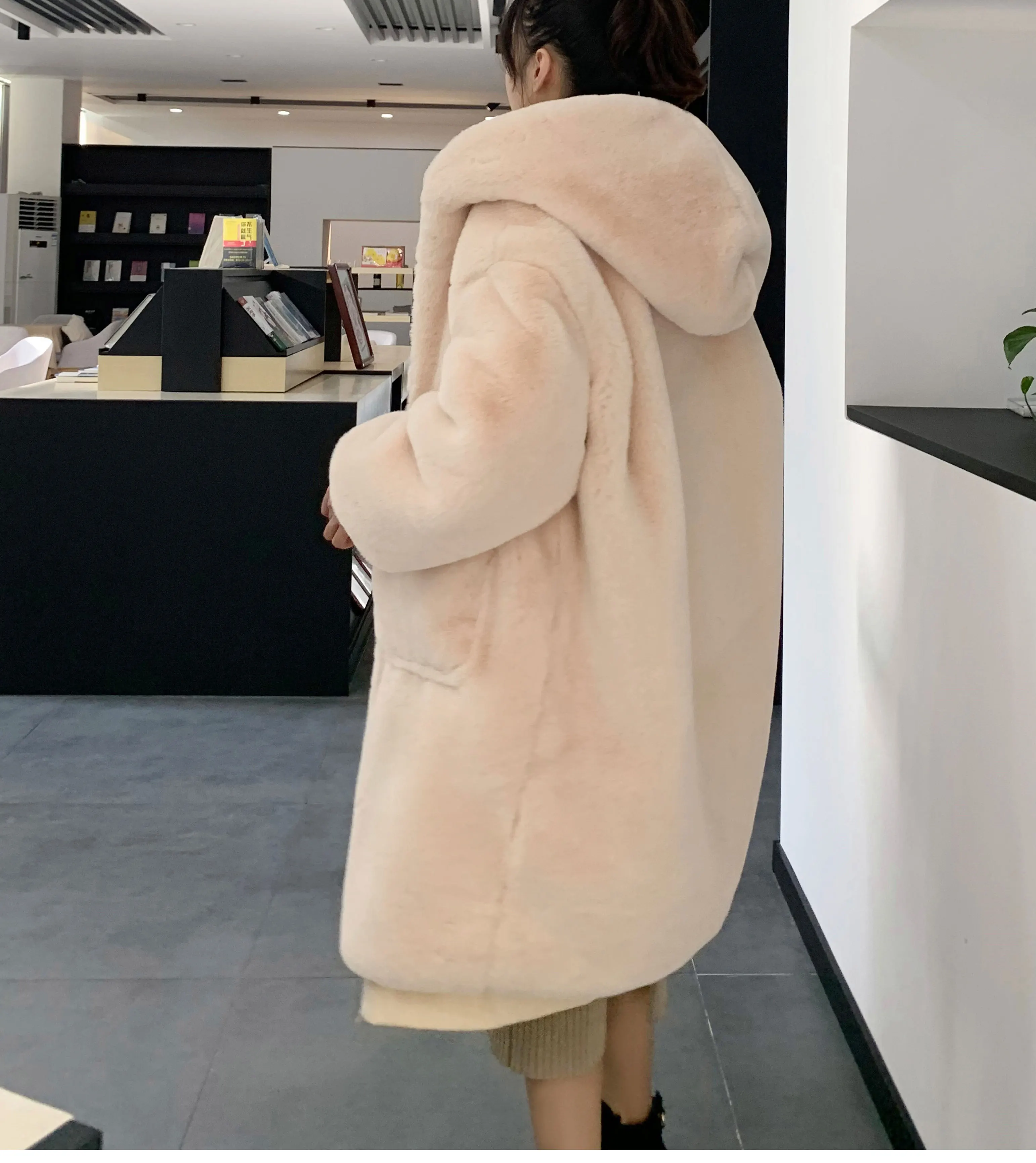 Женское пальто из искусственного меха, повседневные толстовки с мехом, Толстая теплая длинная куртка из искусственного кроличьего меха, свободное зимнее пальто для женщин, casaco feminino