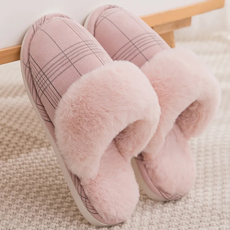 Зимние женские шлепанцы большой размер 43-45, модная женская обувь с клетчатым узором и с бахромой; удобные женские меховые тапочки Для женщин туфли из термопластичной резины, домашняя обувь - Цвет: Pink half