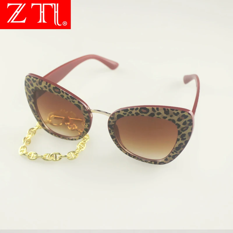 

ZT Cat Eye Letter Sunglasses Women Brand Designer Graffiti Oversize Square Sunglasses for Female Clear Lens Glasses Shades