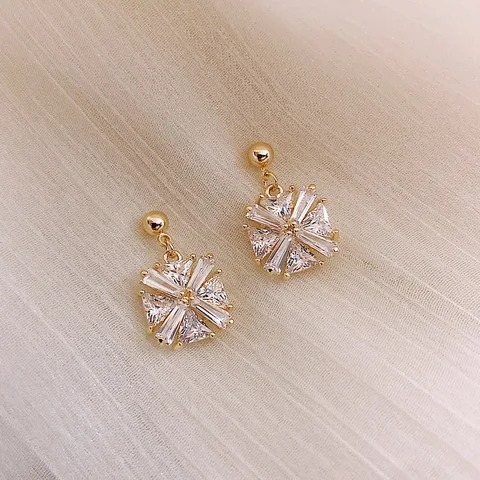 Women Rhinestone Planet Dangle Earrings Simple Fashion Elegant Pearl Earring Female Crystal Temperament Jewelry Wholesale