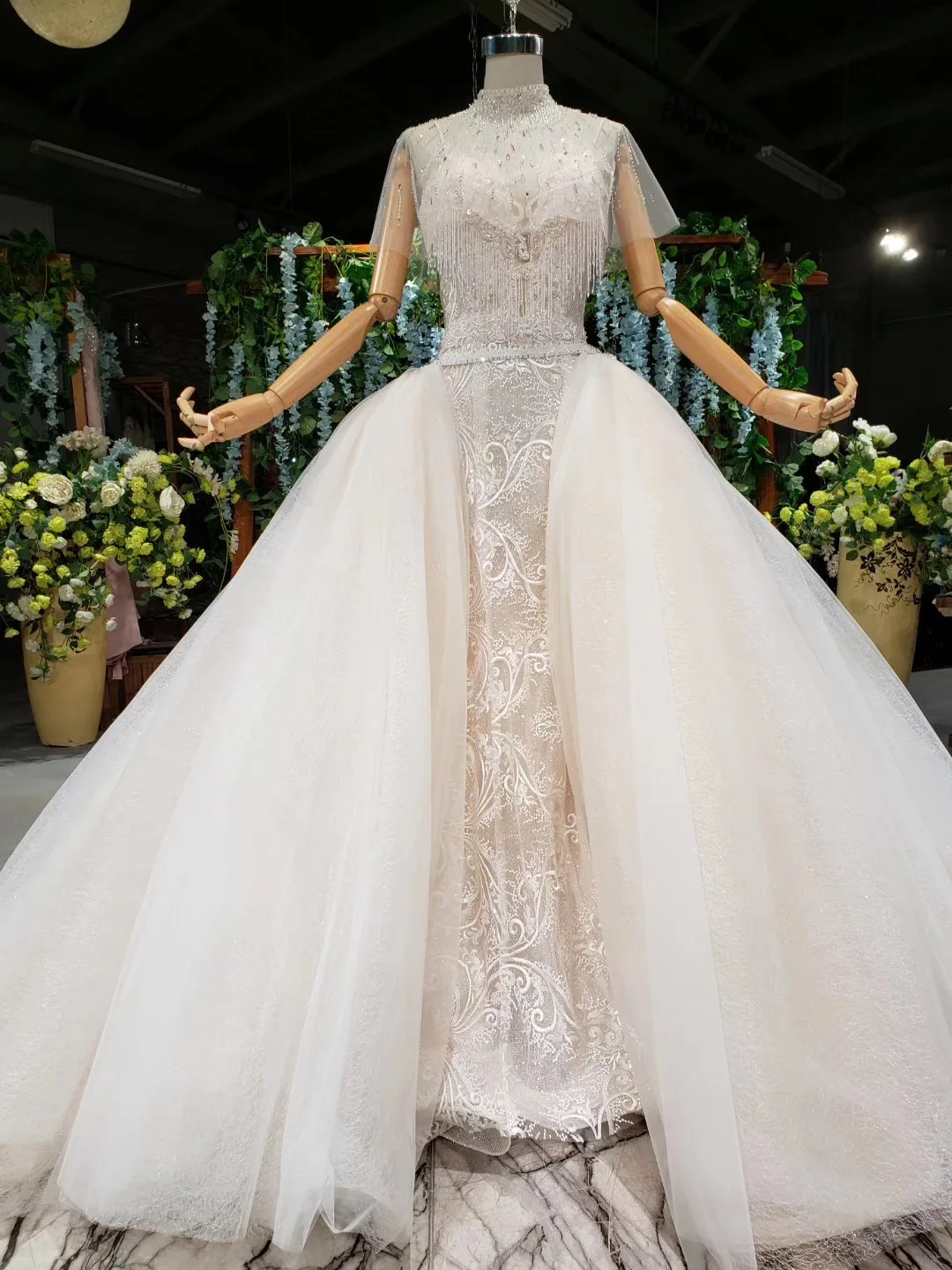 wedding dresses with capes 2019