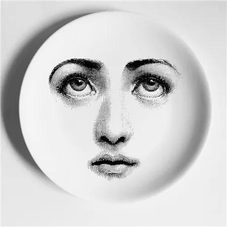 Фарфоровая тарелка Fornasetti для подвешивания на стену, персонализированная декоративная тарелка, держатель, коллекционная художественная тарелка из костяного фарфора, украшение на стену, подарок
