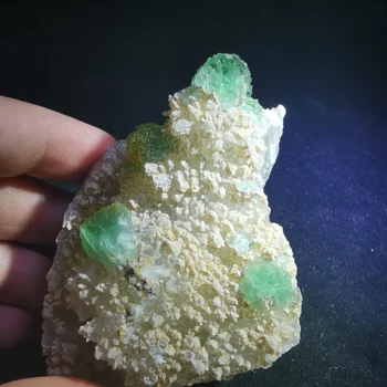 

165g100% rare natural green fluorite shining polyhedron ladder shaped quartz energy stone decorative mineral specimens