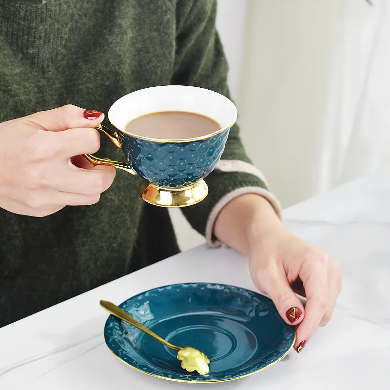 Креативная зеленая рыба весы кофейная кружка с блюдцем, Золотая оправа кофейная посуда для напитков, модная керамическая кофейная чашка чайная чашка