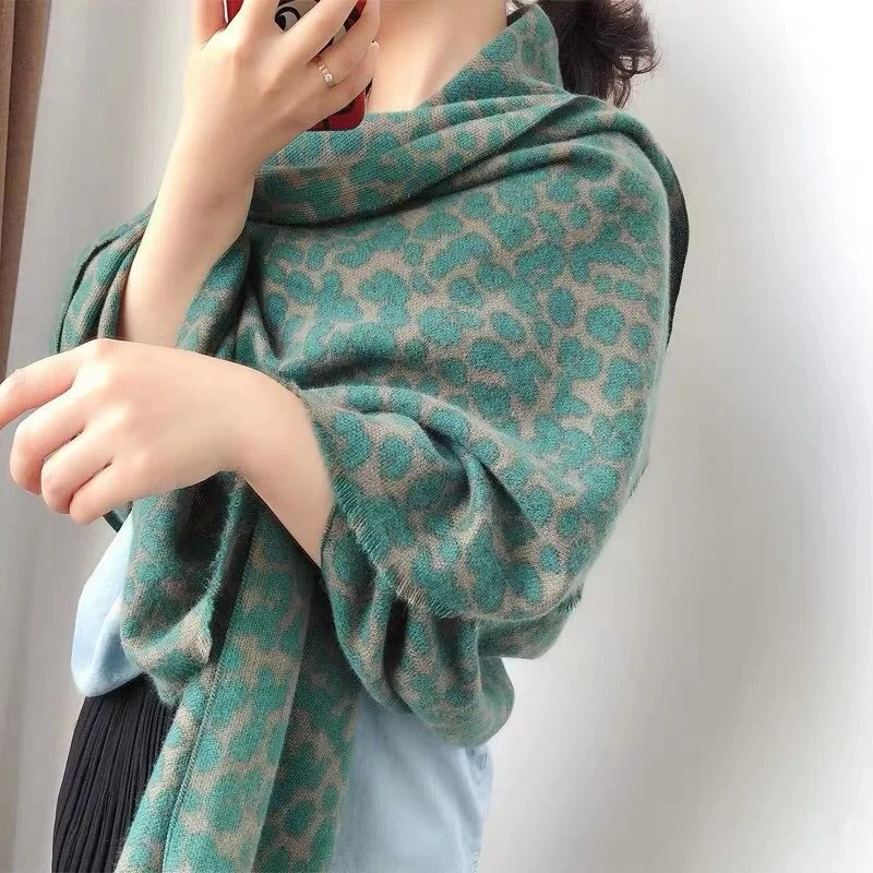 Fashion Luxury Brand Green Leopard Dot Cashmere Shawl Scarf Lady Autumn Winter Wrap Pashmina Stole Bufandas Muslim Hijab Snood