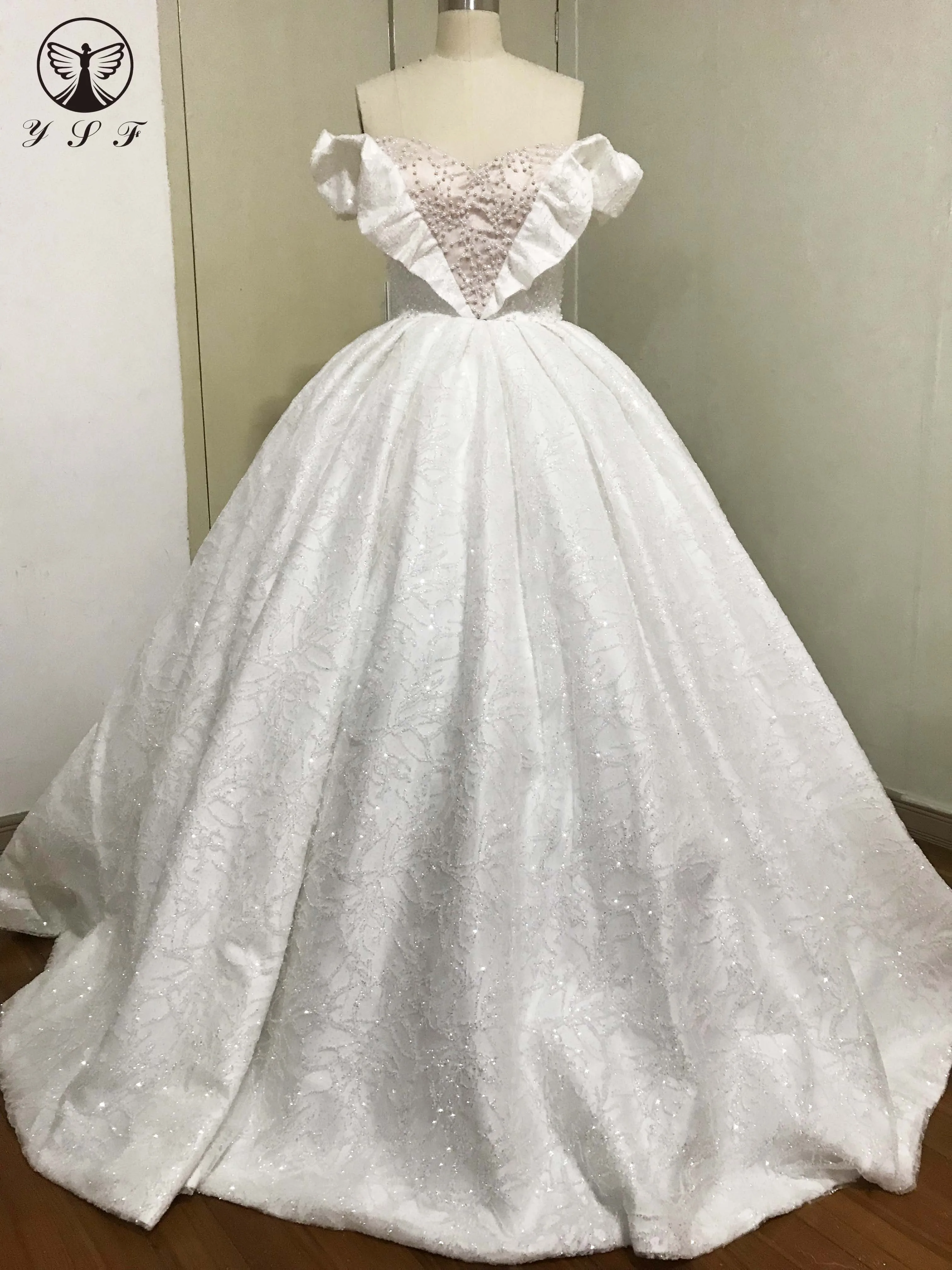 

Свадебное платье в арабском стиле с открытыми плечами, вышитое бисером, жемчужинами, с коротким рукавом, бальное платье с блестками