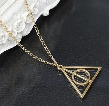 

3 Colors Triangle Necklace Movie Harri potter metal Deathly Hallows Pendant Necklace Trendy Jewelry Long Chain birthday gift toy