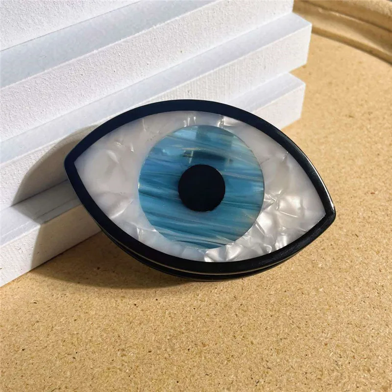 A Evil Eye Hair Claw