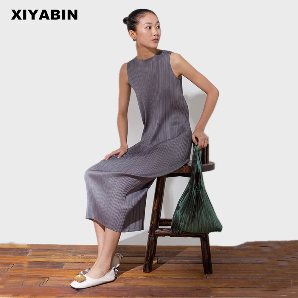 

2019 New pattern Female long Issey style fold Restoring ancient ways Sleeveless Sense of design dress