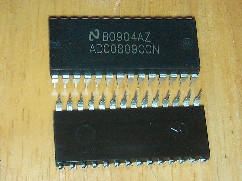 ADC0809 ADC0809CCN DIP28
