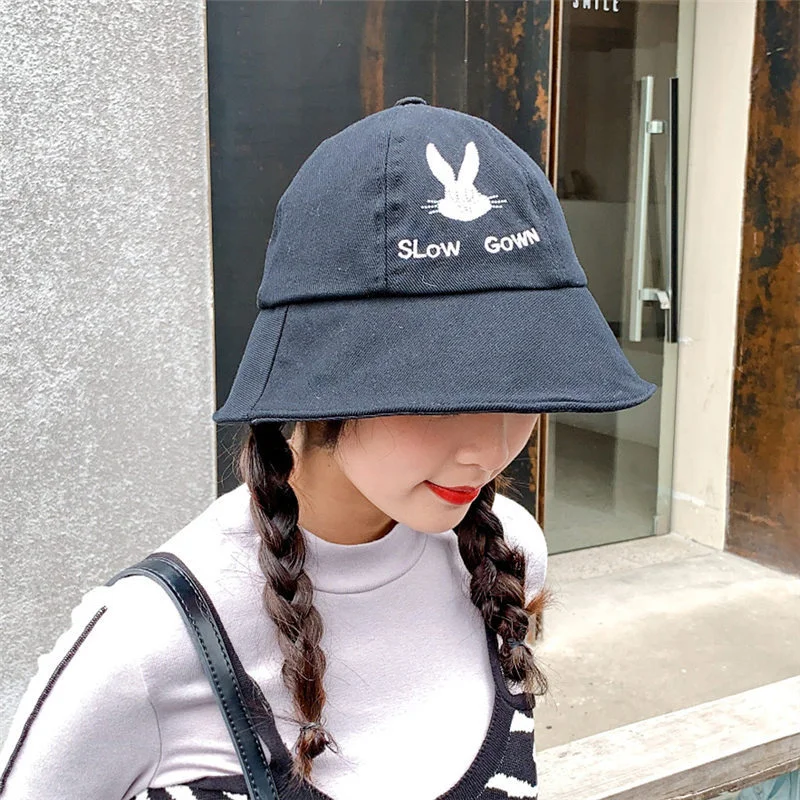 Embroidery Rabbit Pattern Bucket Hat 
