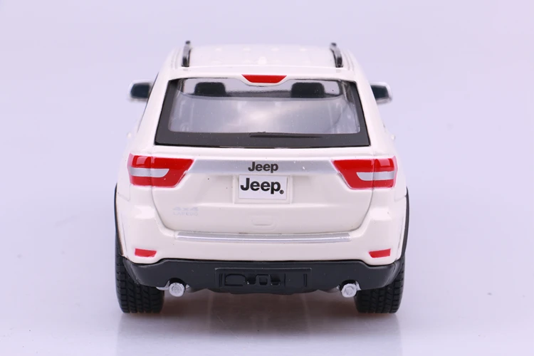 1:24 Высокая литая модель машины Модель JEEP Jeep Grand Cherokee внедорожный автомобиль модель для детей Подарки