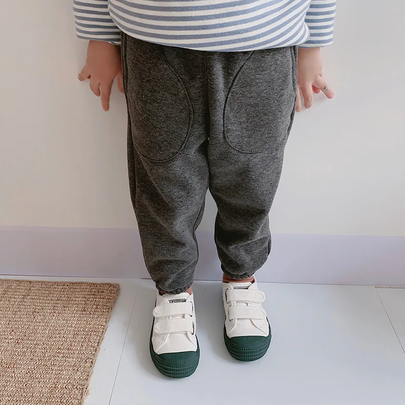 12250180592_1889419662