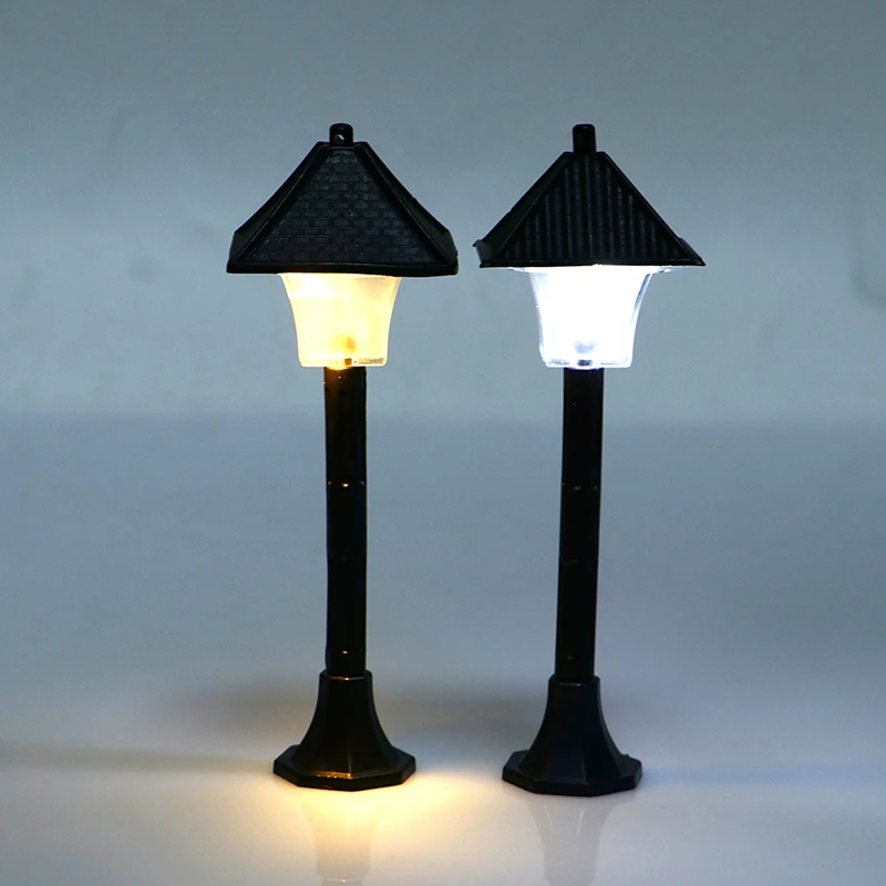 

1pcs 1:12 Dollhouse Miniature Street Post Lights Model Railway Train Lamp Post Lights Miniature Village Pathway Lantern Post