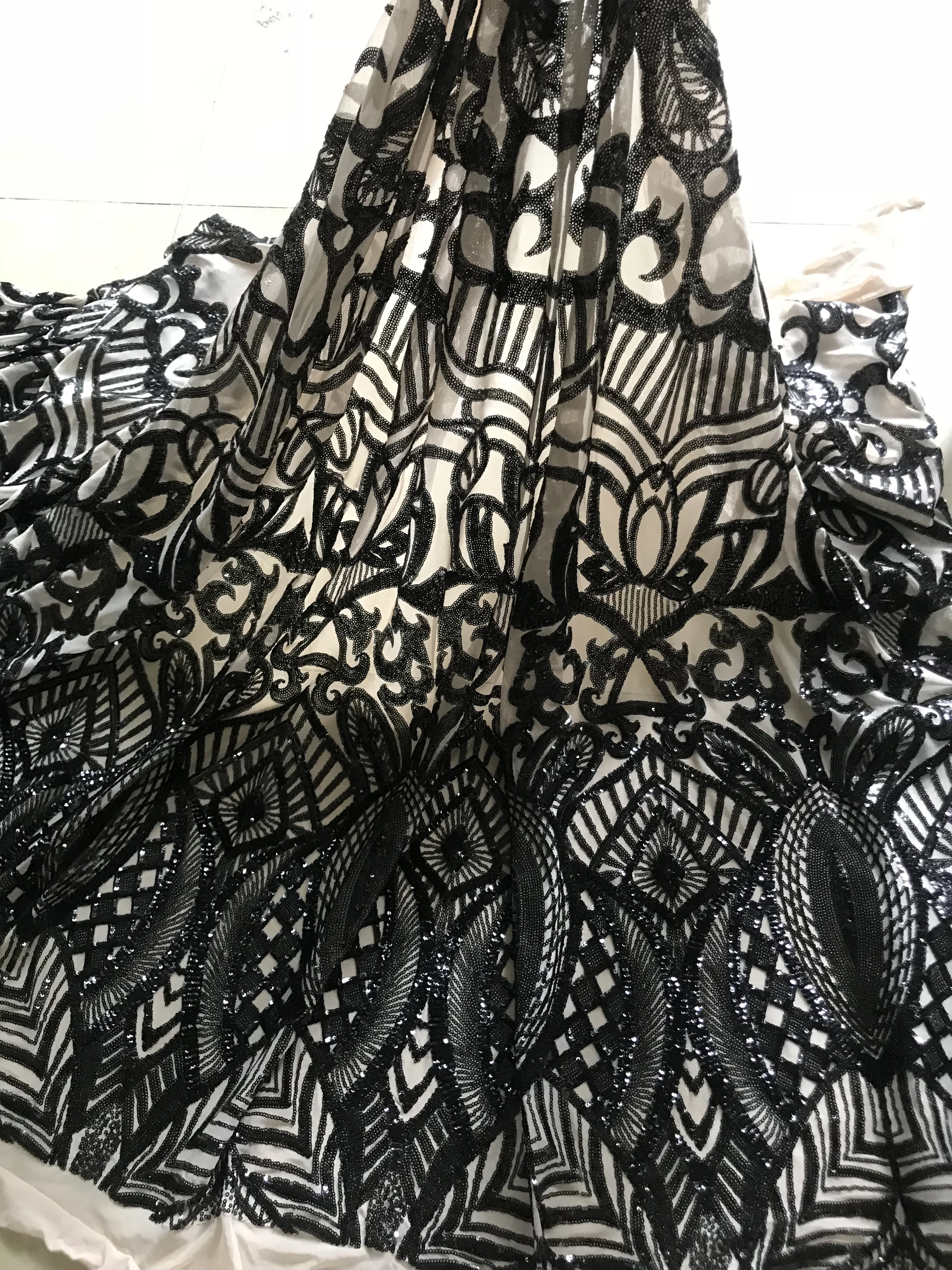 

Latest african guipure lace fabric with sequins S-98526 sequins lace fabric