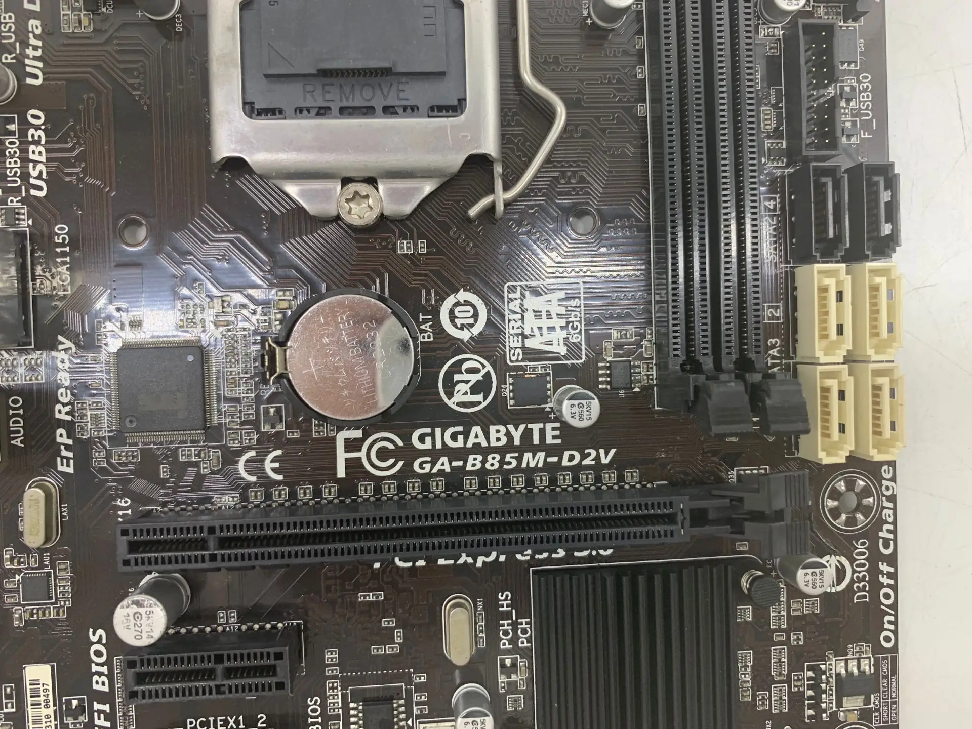 Для GIGABYTE GA-B85M-D2V 1150 DDR3 B85 оригинальная подержанная материнская плата
