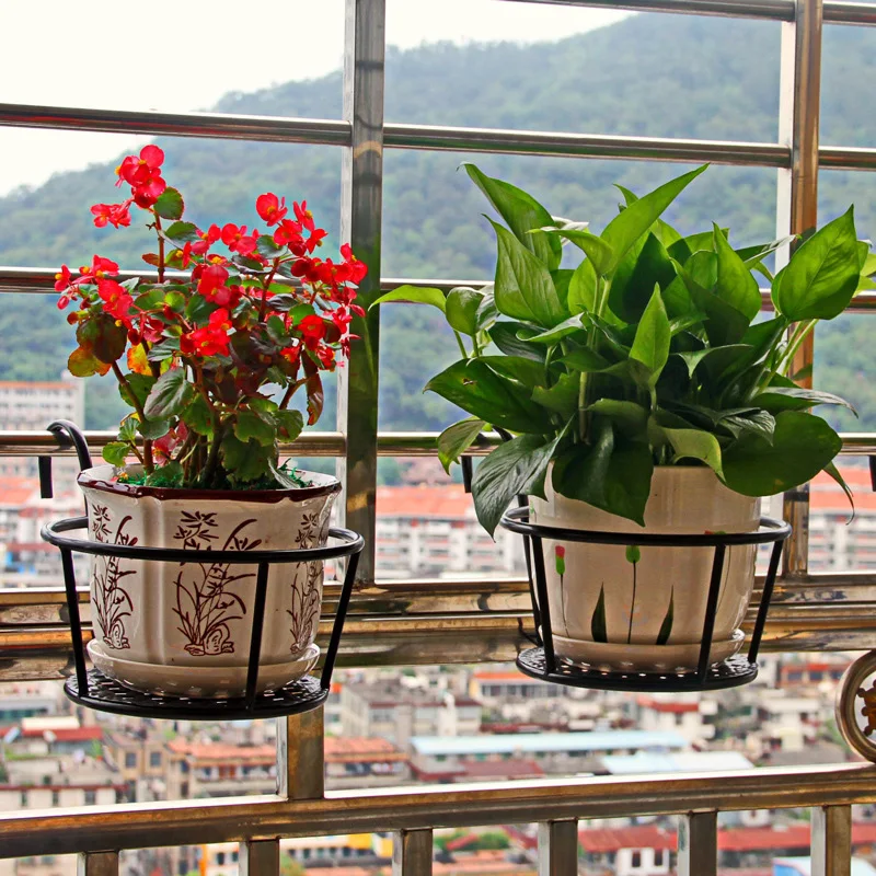

1 Pcs Garden Supplies Hanging Plant Iron Racks Balcony Round Flower Pot Rack Railing Fence Outdoor Garden Basket