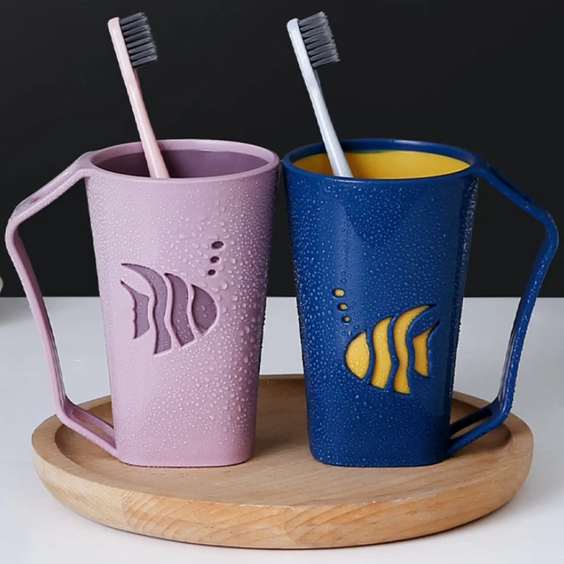 

INS Simple Style Brushing Cup With Handle Wash Cup Couples Creative Mouthwash Cup Small Fish Pattern Household Daily Supplies
