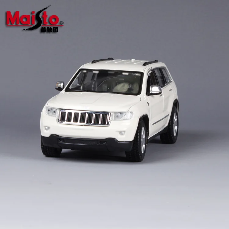 1-24 завод Maisto 2011 Grand Cherokee модель сплава Модель автомобиля