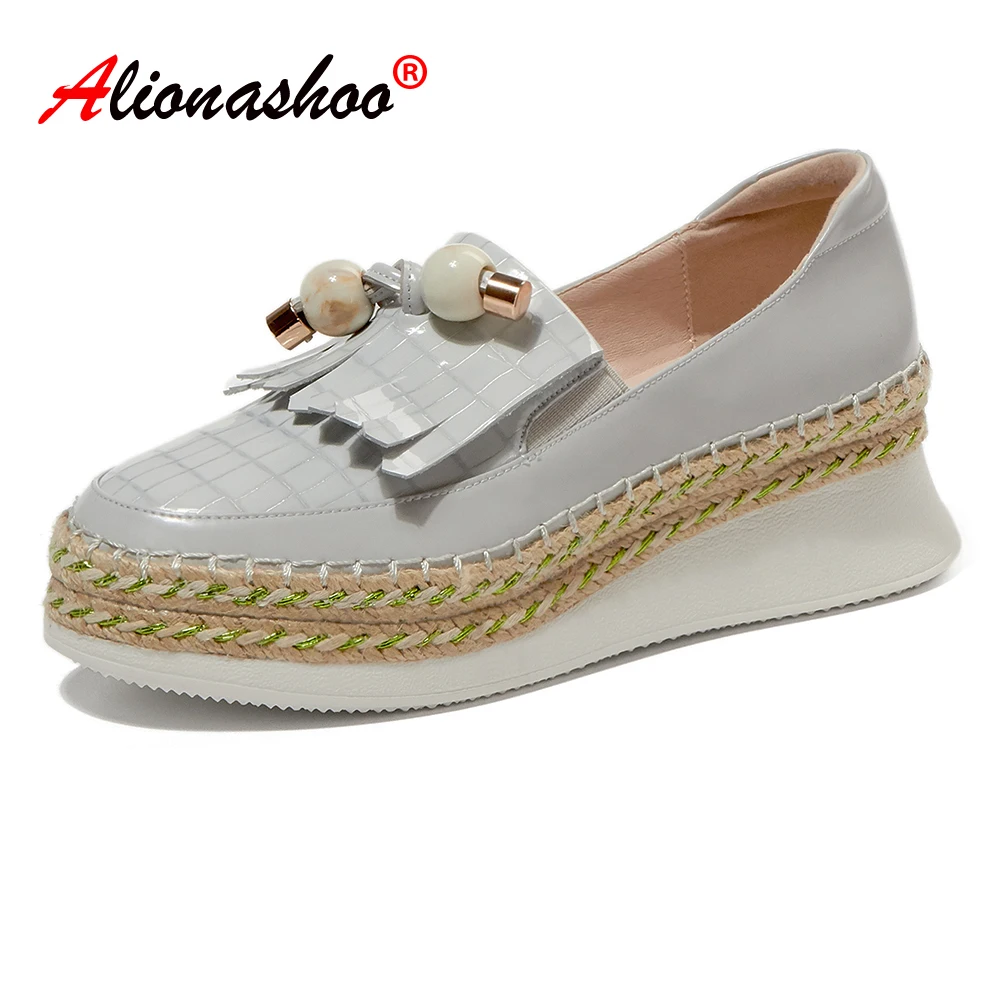 

2020 Spring New Thick sole brogues Women's genuine leather wedge platform Slip-on oxfords round toe British style female Shoes