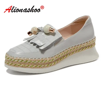 

2020 Spring New Thick sole brogues Women's genuine leather wedge platform Slip-on oxfords round toe British style female Shoes