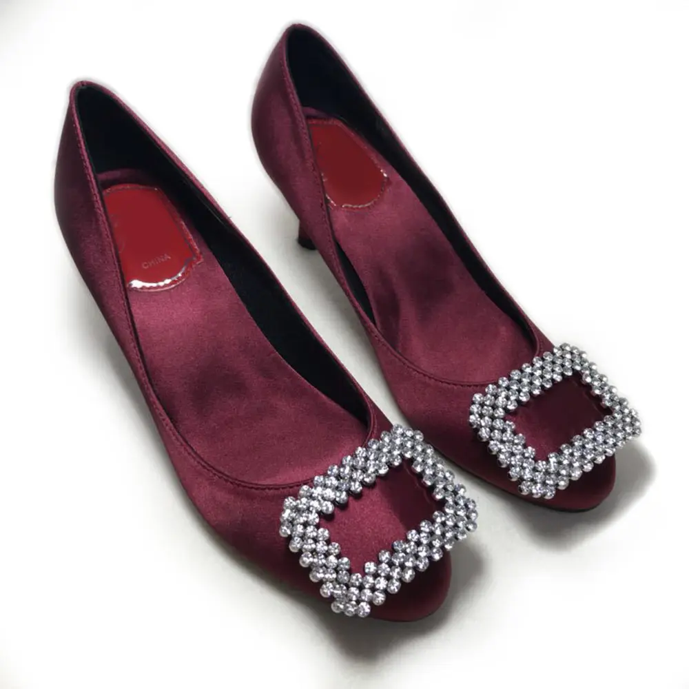 

New branded designer womens shoes Luxurious elegant evening shoes with a pointed toe with high heels with crystals women's shoe