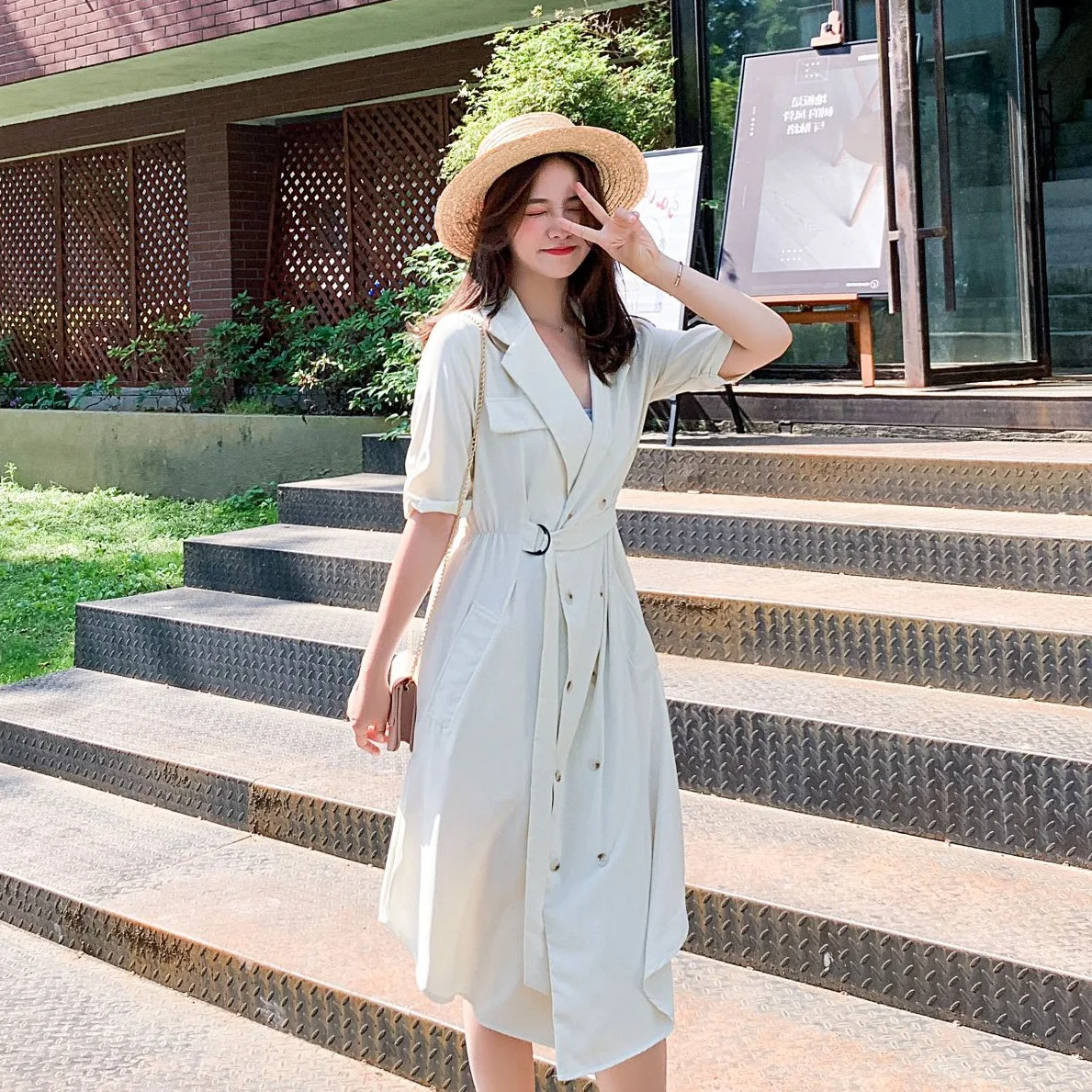 

Photo Shoot CHIC Sense of Design Ladies' White Mid-length Suit Collar Double Breasted Waist Hugging Lace-up Irregular Dress