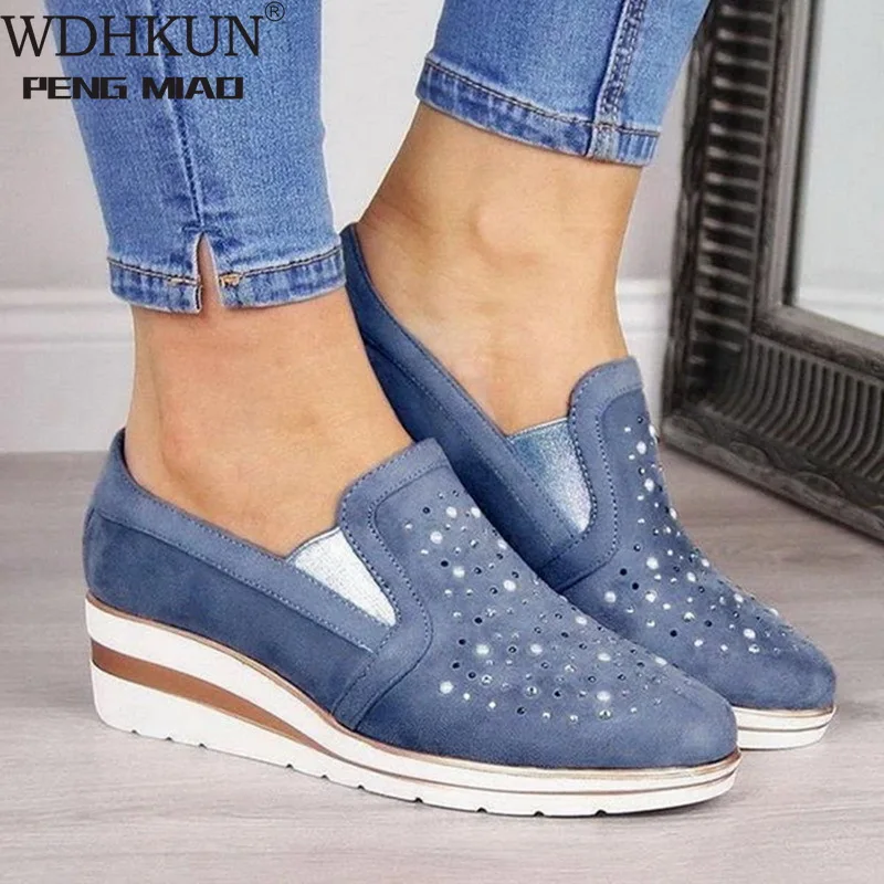 pointed platform sneakers