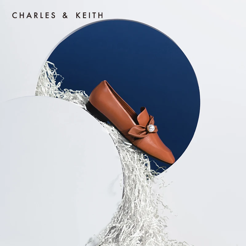 CHARLES＆KEITH Новинка на Весну 2020 CK1-70380735Женские туфли Бусина декоративные кнопки