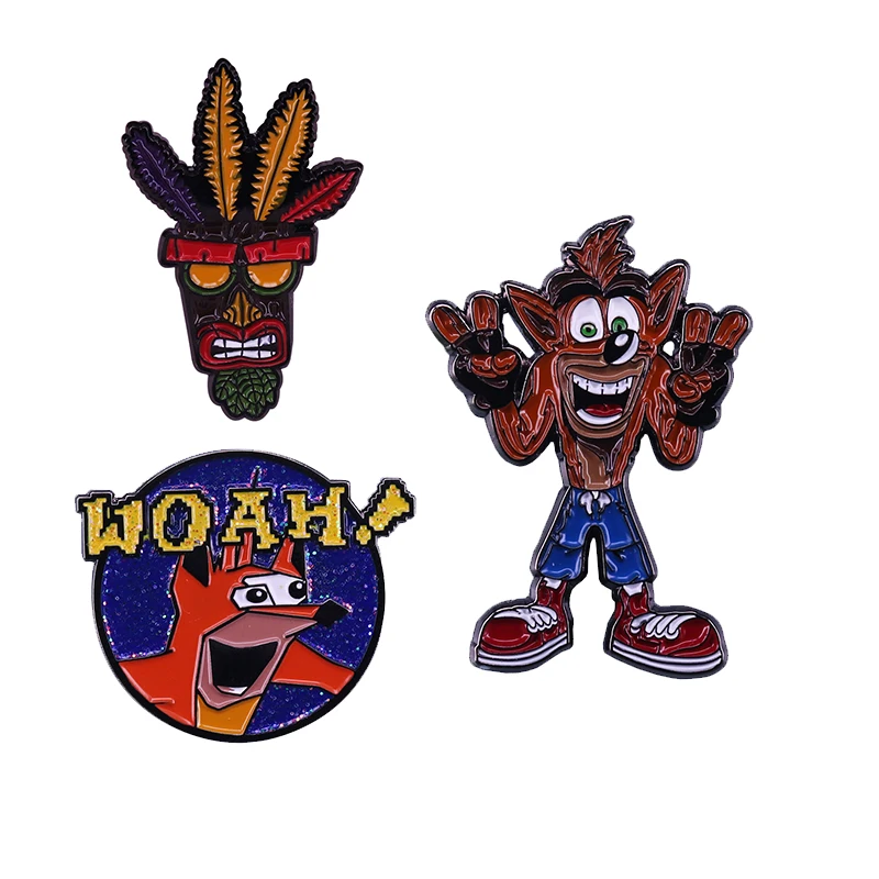 Spilla Smaltata Crash Bandicoot Woah! Aku Mask Badge Collezione Di Fan Del Gioco Di Avventura Classica