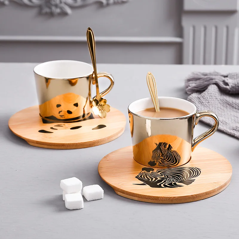 

New Creative Gold Mirror Reflection Cup And Wood Saucer Coffee Mug Cup Breakfast Milk water Tea Mug Friend Birthday Best Gift