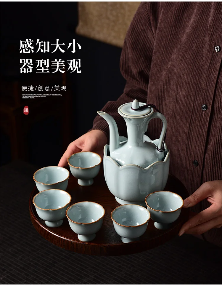 中国　粉彩　山水紋長頸瓶ペア　送料込み0406 粉青沙器刷毛目掻落葉文瓶（彫三島） - 京都国立博物館 館蔵品