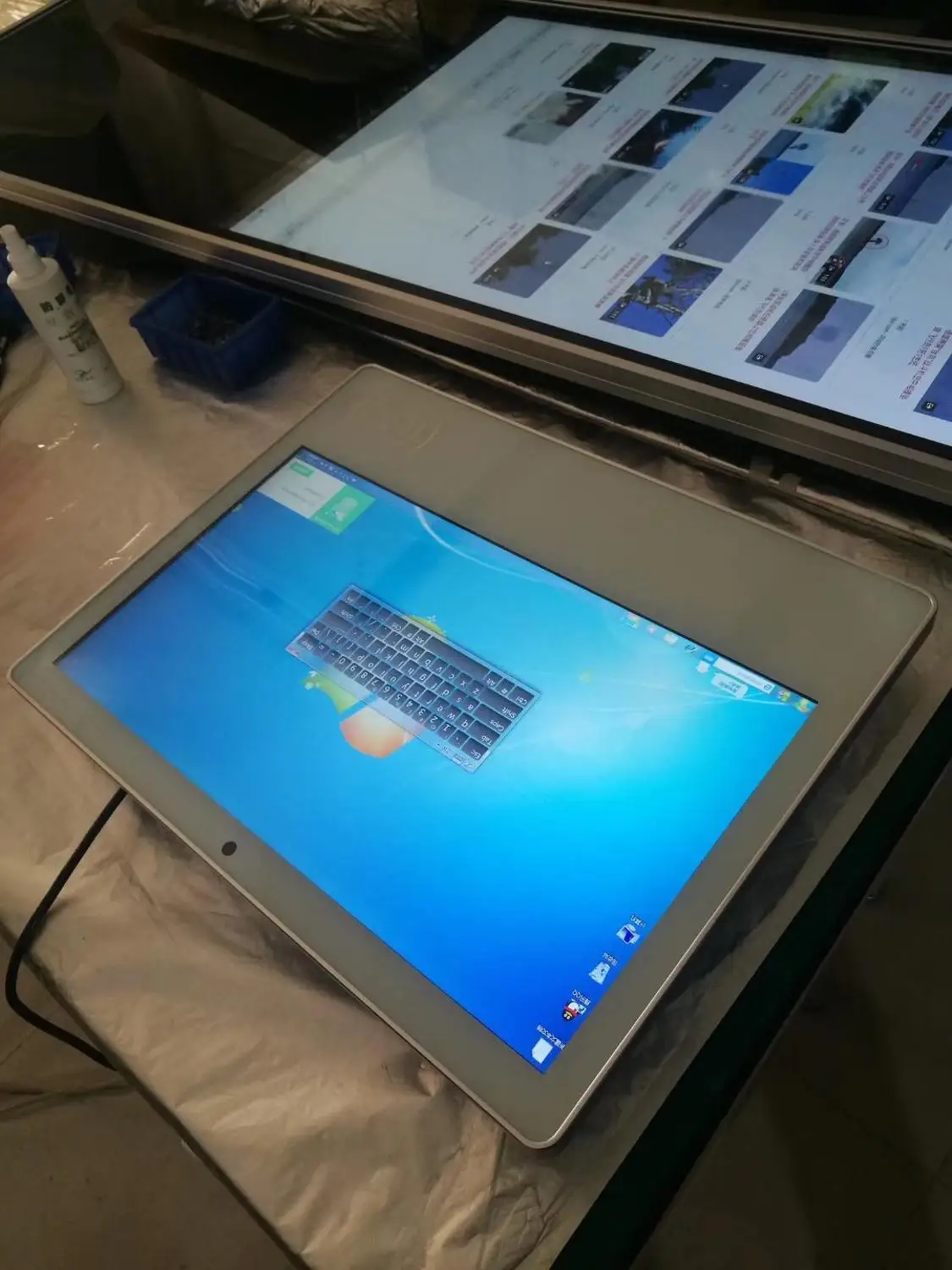 

19" inch touch screen lcd dispaly wifi Electric Attendance kiosk with camera built in