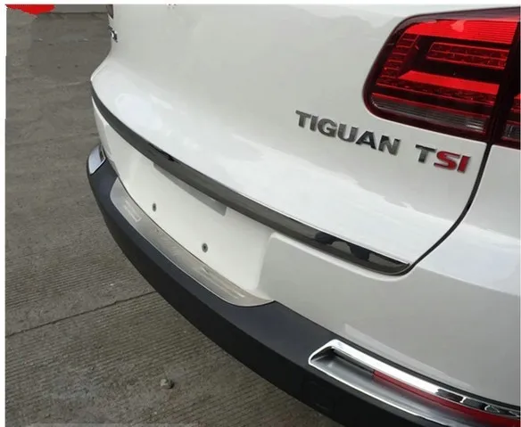 Абс хромированная накладка багажника 2010- Tiguan