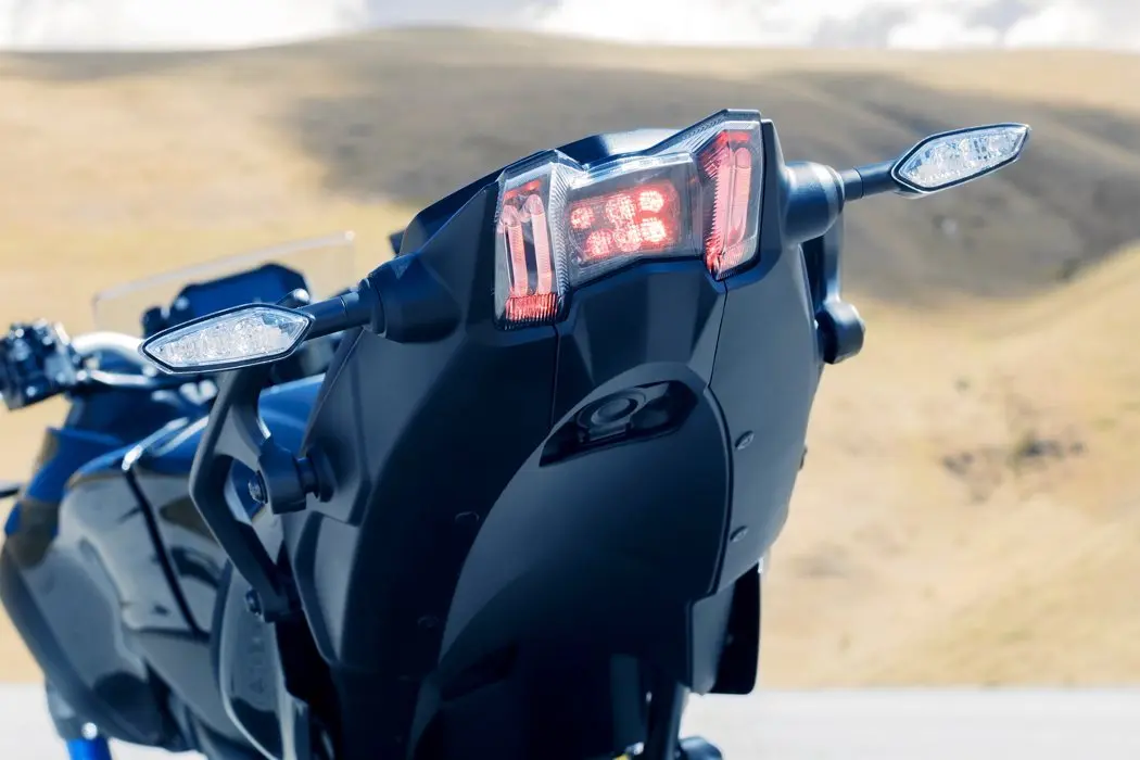 

Для NIKEN GT NIKENGT 2019-2020 мотоциклетные светодиодные задние поворотные сигналы, задние стоп-сигналы, встроенные лампы