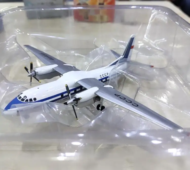 Herpa Wings Аэрофлот Антонов AN-24RV CCCP-46466 1/200 литой самолет