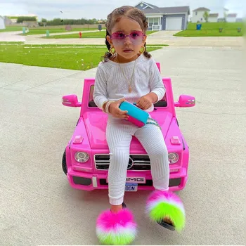 

Kids Fur slides girls Slippers Summer Fluffy Raccoon Fur Slides Furry Fox Fur Flip Flops Flat Children Rainbow Shoes Fur Sandals