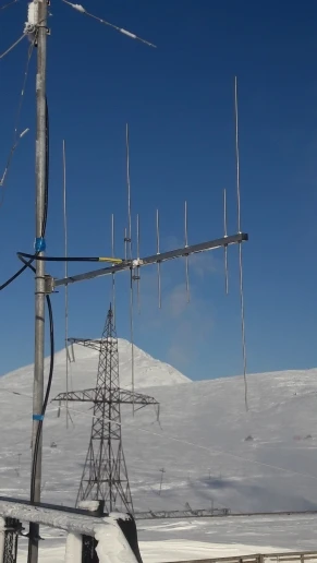 Good signal receiving UV dual band yagi antenna