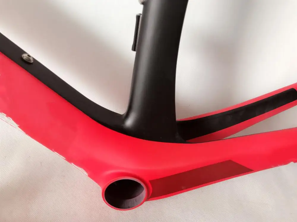 

Frame, Fork , Seatpost, Clamp, Headset+ handlebar t1100 racing carbon raod bike frame bb386 glossy finish ud weave high light