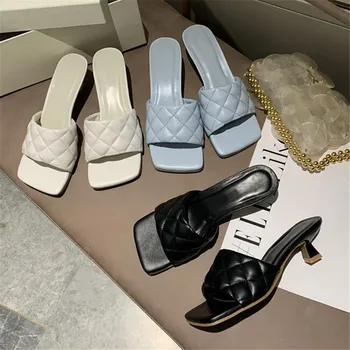 

Summer Vintage Square Toe Low Heel Shoes Women Solid Gingham Leather Summer Slippers Ladies Non-Slip Bottom Casual Sandals