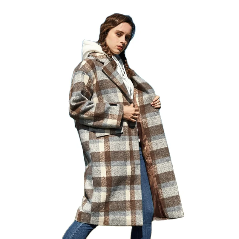 шерстяное клетчатое пальто мужское. черный тренч с клетчатой рубашкой. образ женщины в клетчатом пальто. пальто pinko в клетку. демисезонное пальто женское в клетку шерстяное.