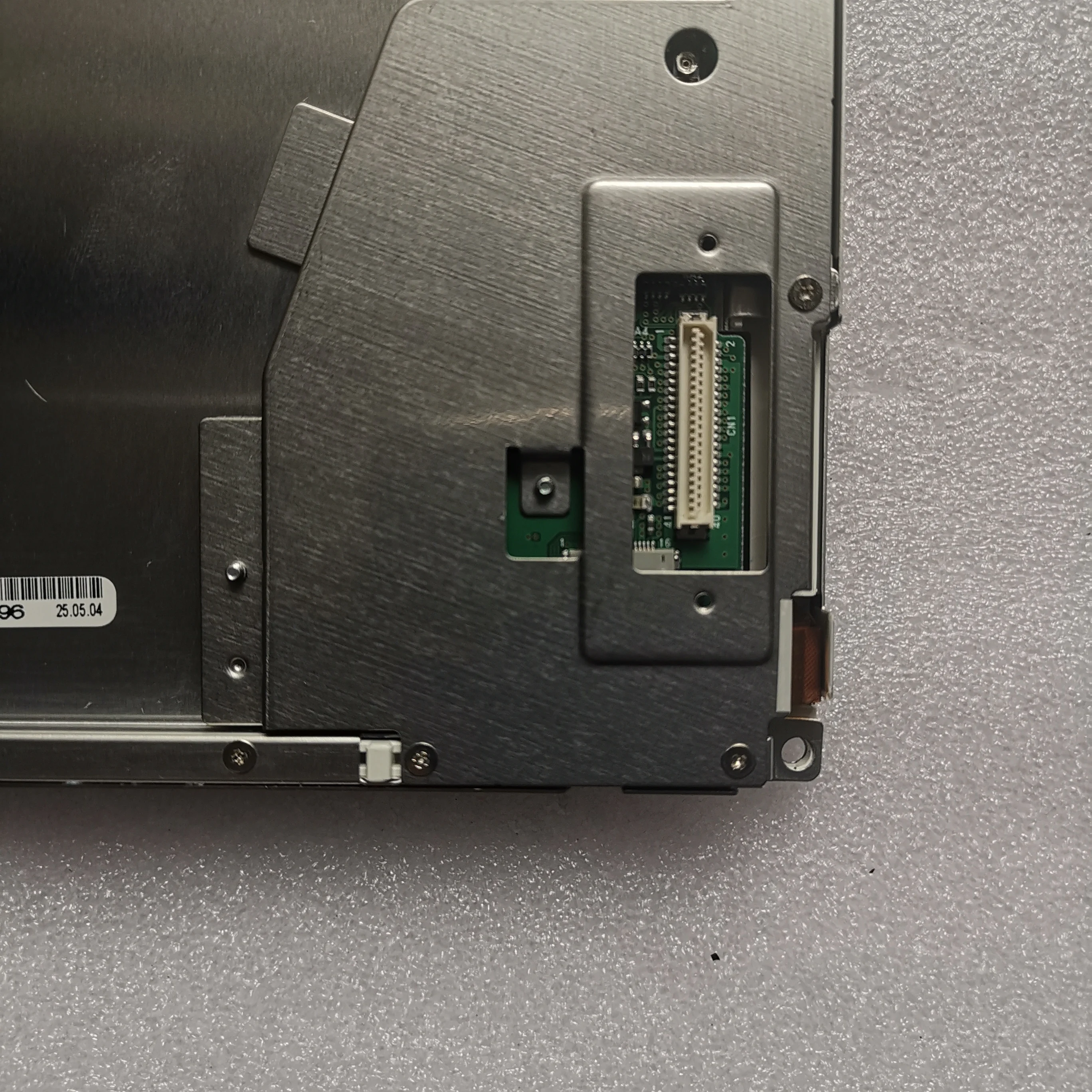 LCD ȭ, LQ121S1DG31