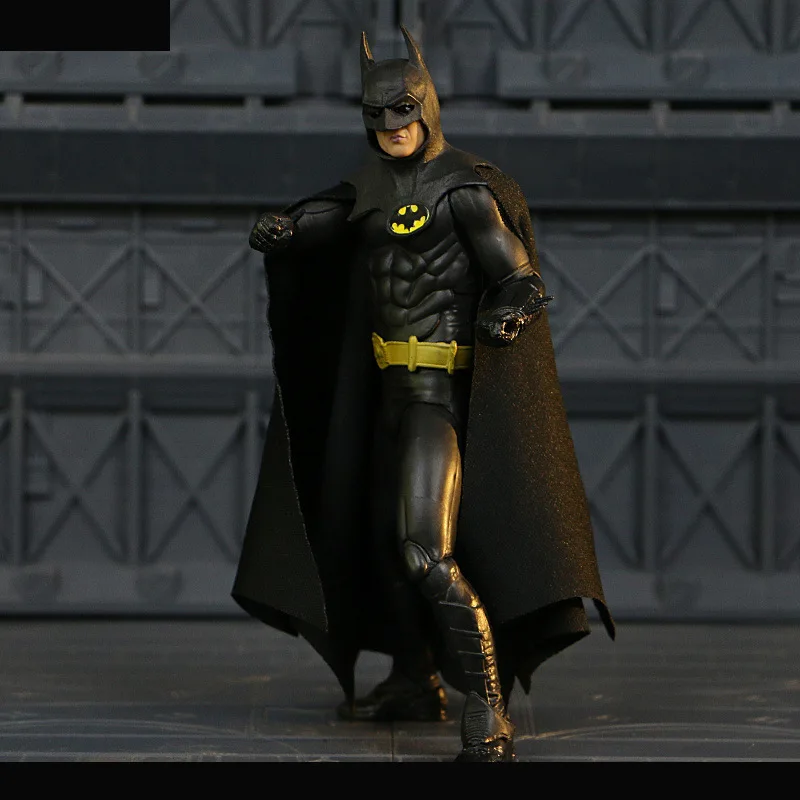

NECA Michael Keaton 25 Anniversary 1989 Batman Card Installed 7-Inch Mobile Garage Kit Decoration