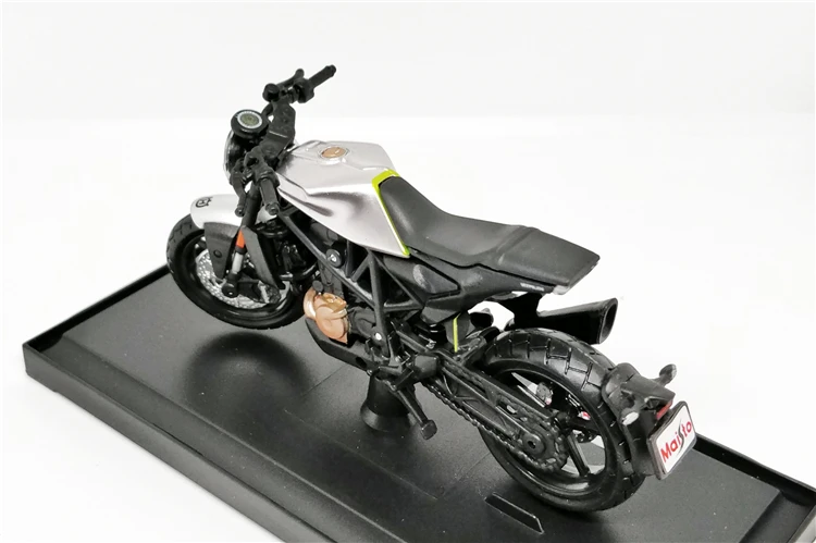 Maisto 1:18 Husqvarna Vitpilen 701 серебряный литой мотоцикл