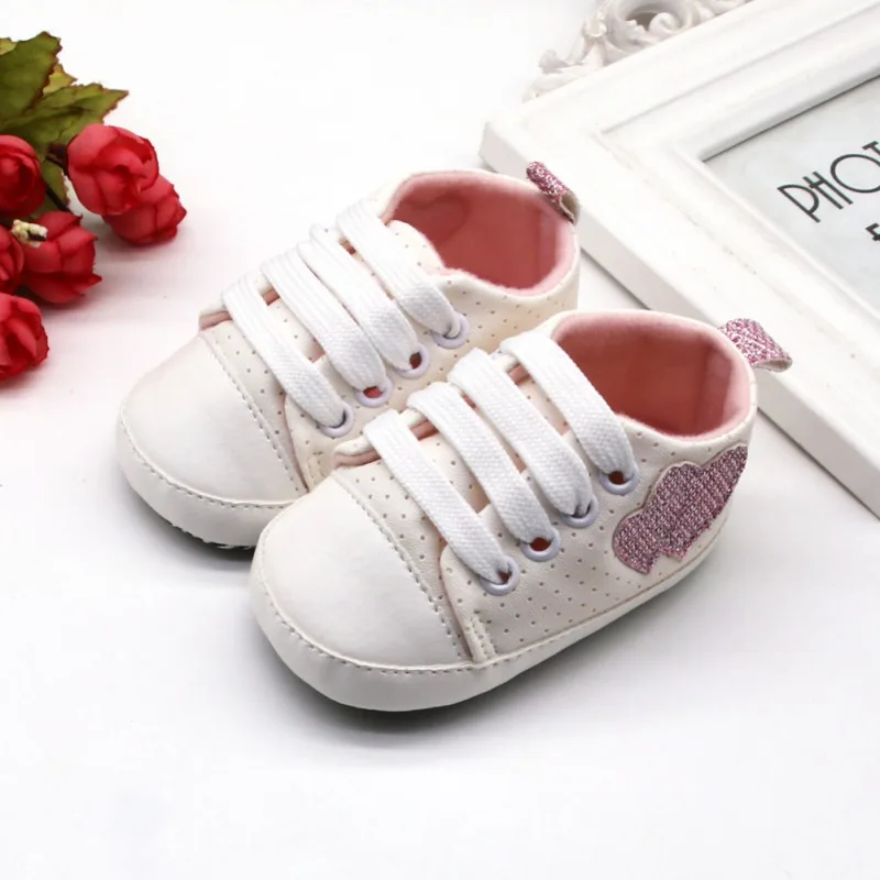 Модная обувь с узором в виде сердца для маленьких мальчиков и девочек; тканевые кроссовки для детей на мягкой подошве; детская обувь для девочек; прогулочная обувь; bebek ayakkabi