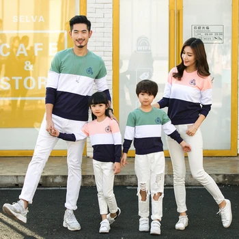 

Family Matching Sweatshirt Autumn Family Look Mother Father Kids Matching Cotton Long-sleeved T-shirts Couples Clothing Outfits