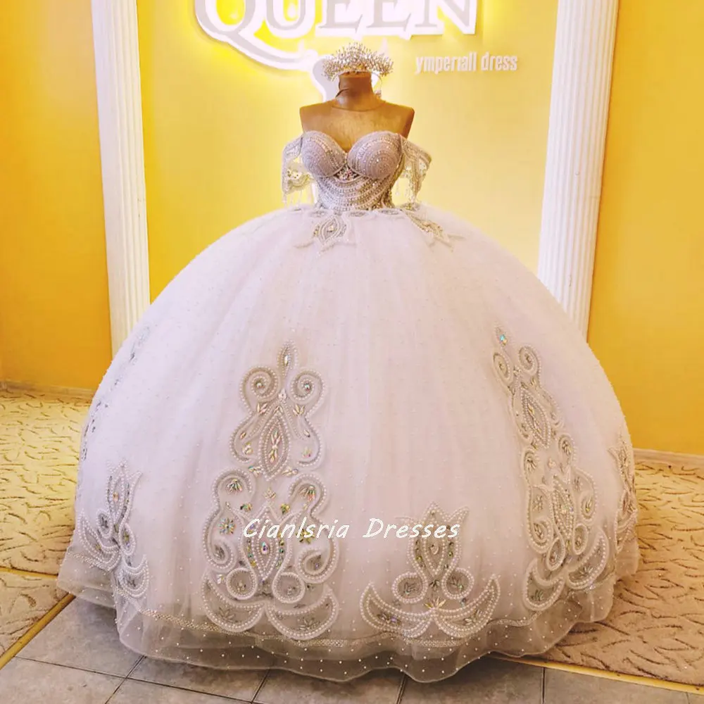 Weiß Perlen Perlen Illusion Ballkleid Quinceanera Kleider Weg Von Der Schulter Pailletten Appliques Süße 16 Vestidos De 15 Años