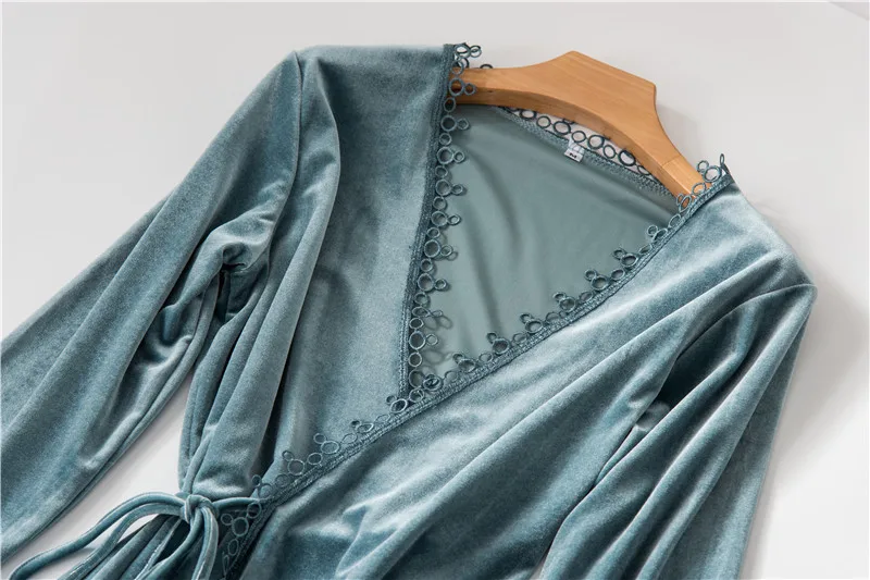 11892654129_1992033555