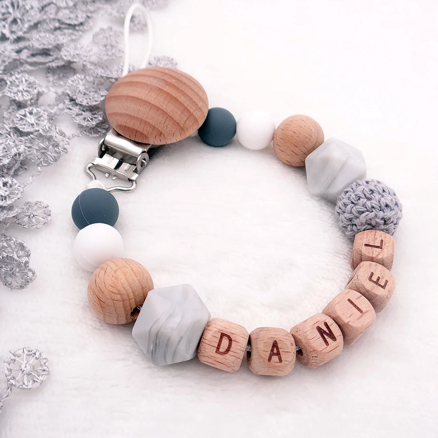 

Free DIY Personalized Name Wooden Holder Silicone Pacifier Chains Safe Teething Chain Funny Baby Teether Soother Pacifier Clips